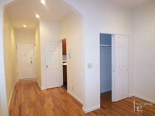 Rented by Hecht Group | media 16