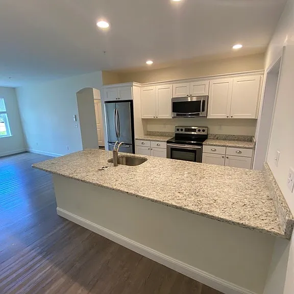 39 Saunders St #39 — Photo 3