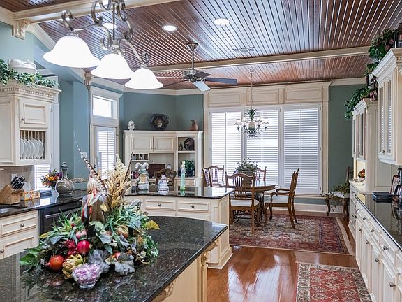 4th image of 4818 N Bentwood Dr