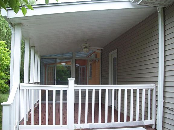 3rd image of 4021 Beech Cove Ln