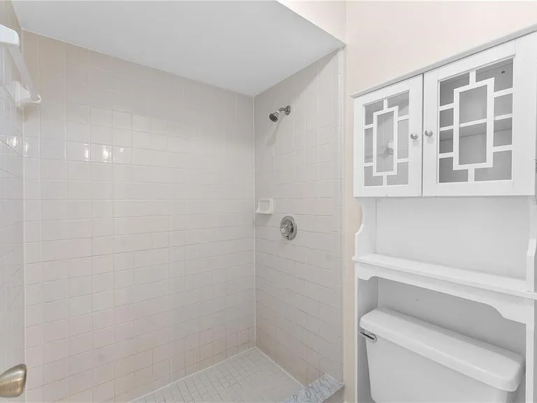 1113 Lucaya Cir — Photo 17