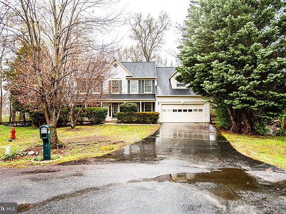 2nd image of 5006 Dorsett Ct