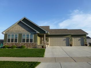 695 Sanibel Ln, Sun Prairie, WI 53590