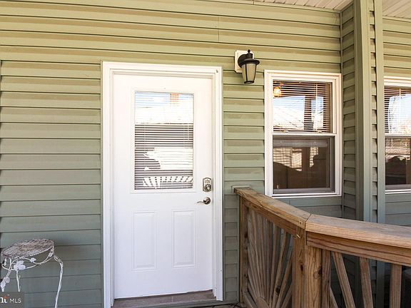 5th image of 313 S Main St APT 5