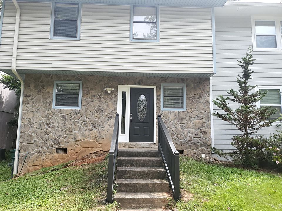 1st image of 1126 Falling Water Dr SE