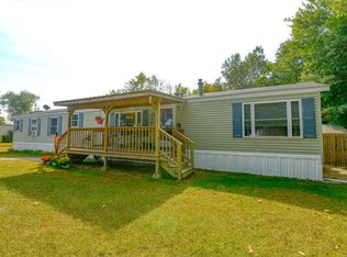 173 Lewiston St, Mechanic Falls, ME 04256