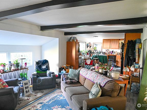 5th image of 300 SE Alpine Avenue