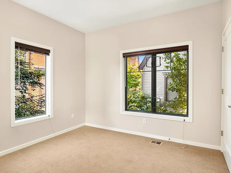 10410 NE 12th St #106 — Photo 18