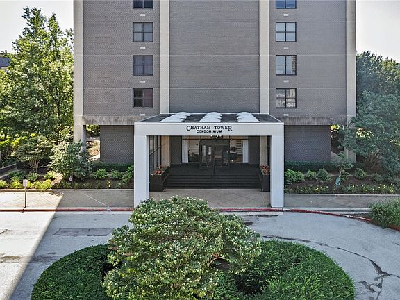 5th image of 112 Washington Pl APT 18C