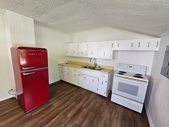 3rd image of 701 N High St #2