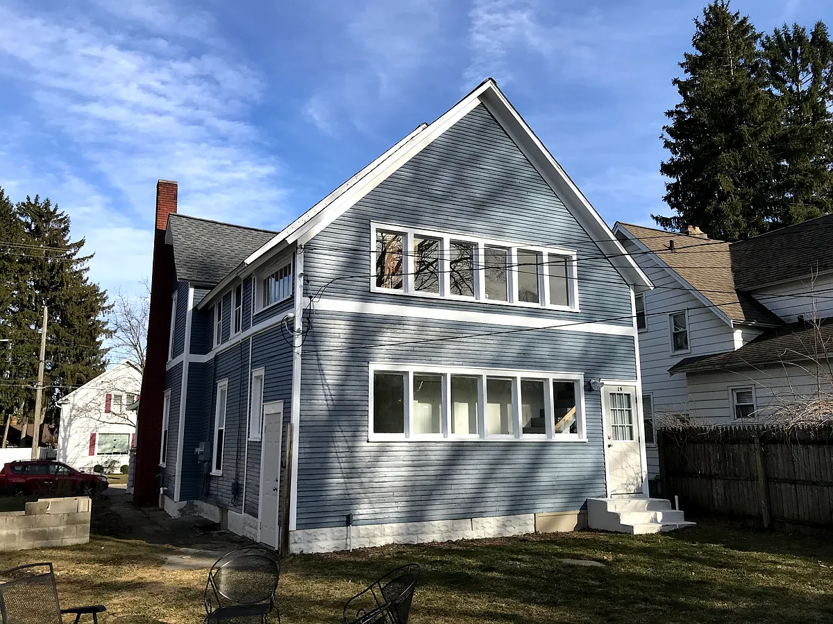 Building Photo - 19 Valley Ave NW #19