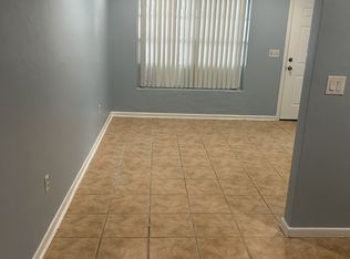 2072 41st St SW #B, Naples, FL 34116