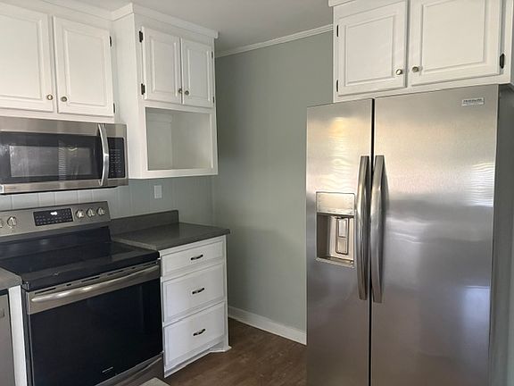 4th image of 301 Jones Ave