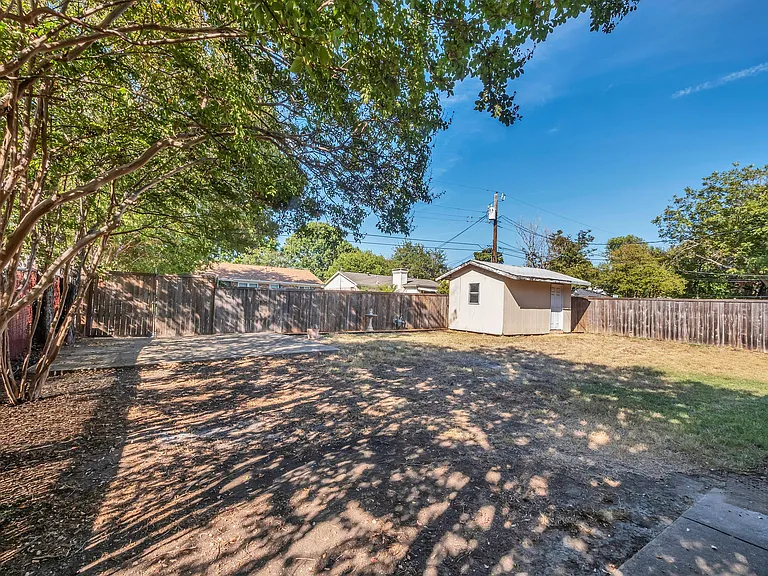 716 Melrose Dr — Photo 21