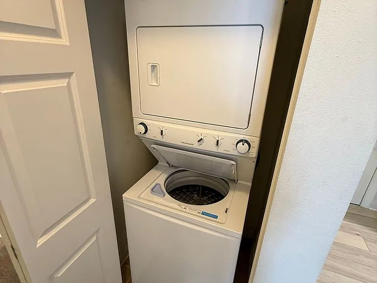Uptown Brass Apartments — Photo 10