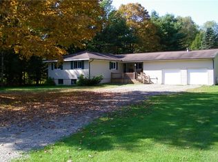 9081 Skinner Rd, Lee Center, NY 13363