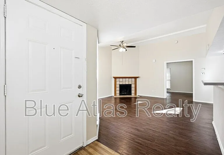 3048 Navarro Ln #1 — Photo 2
