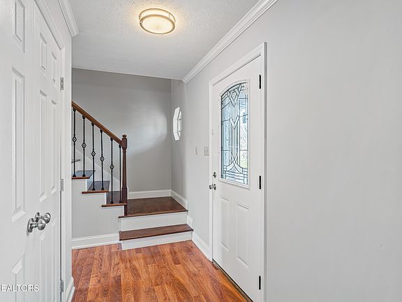 3rd image of 522 Bushwood Dr