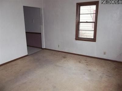 3rd image of 537 Sumner St