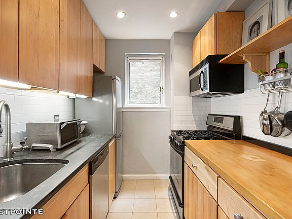 2nd image of 105 W 13th St APT 7E