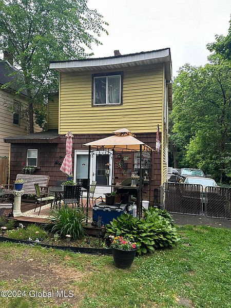 3rd image of 140 Prospect Street