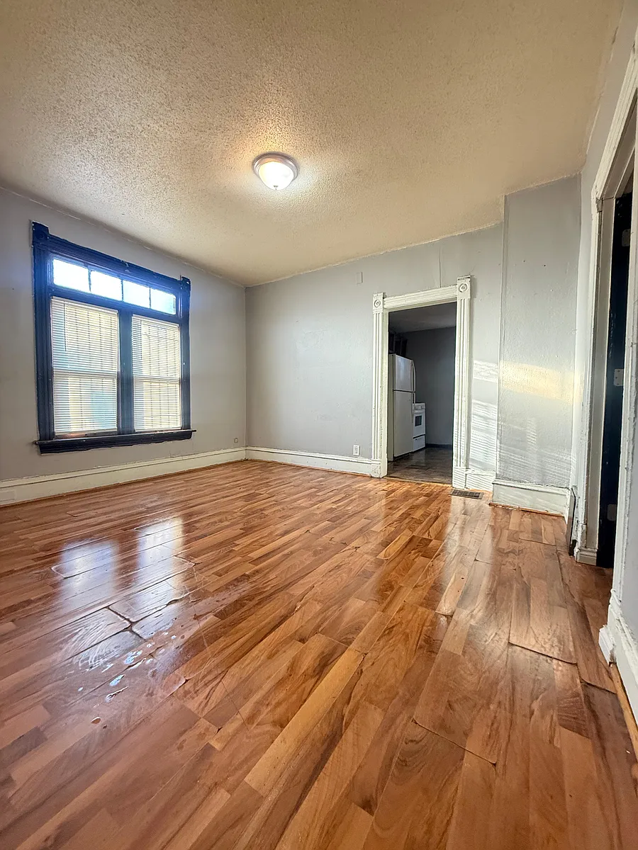 Building Photo - 1010 21st Ave N #1