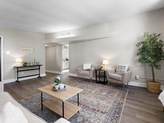 3rd image of 8426 Buckthorn Dr