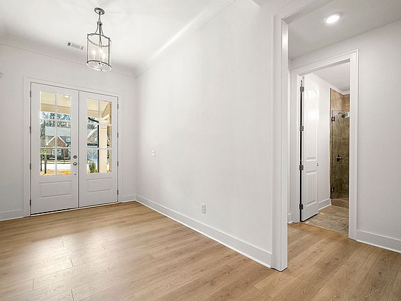 5th image of 2670 Joseph Dr