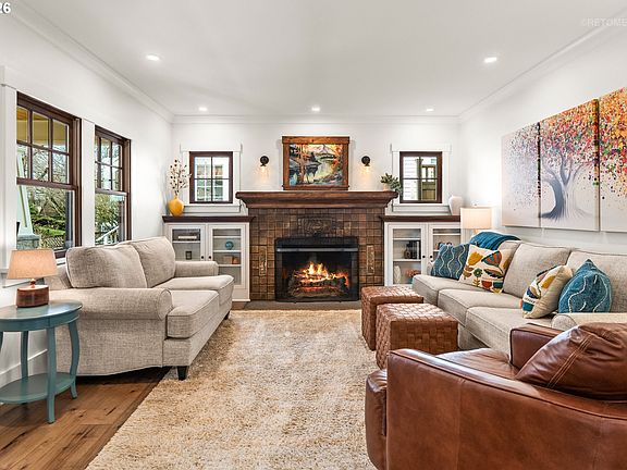 4th image of 4005 NE Hassalo St
