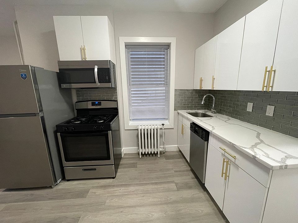 1st image of 146 Lafayette St #2
