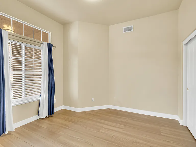 8795 Monterey Oaks Dr — Photo 16