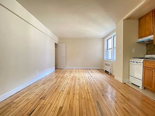 3rd image of 143-29 Barclay Ave #1T