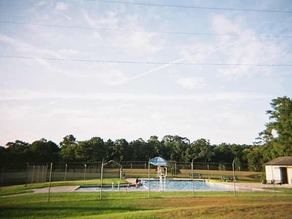 4th image of 102 Oak Hollow Blvd