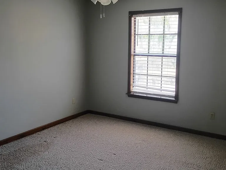 1400 Jacobs Ave — Photo 5