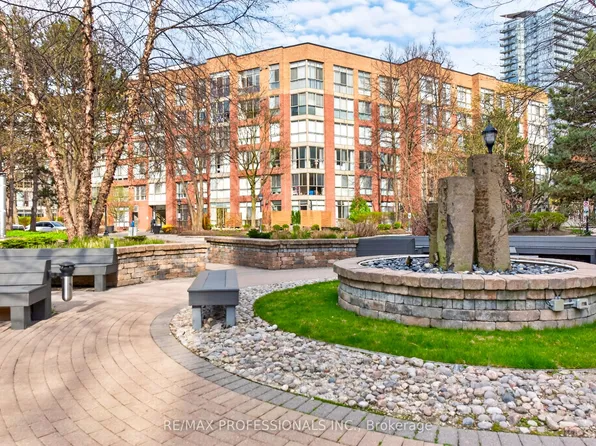 20 Southport St Unit 620, Toronto, ON M6S 4Y8