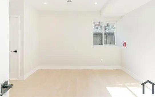 2 bed, 1400 sqft, $2,100 — Photo 3
