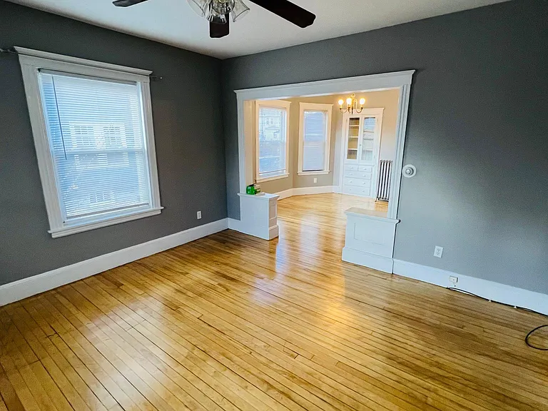 525 Brighton Ave — Photo 4