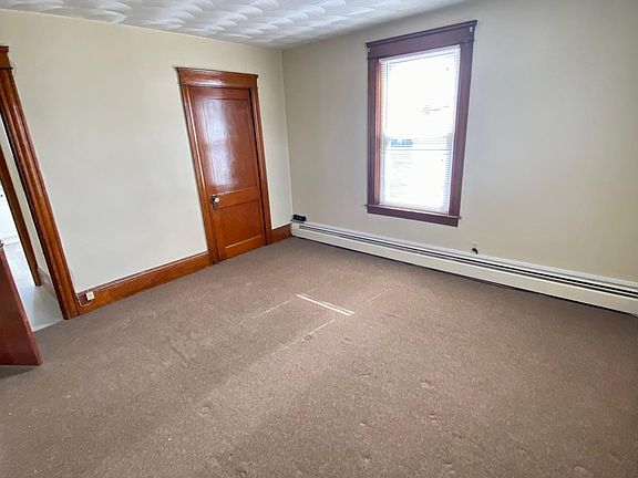 2nd image of 39 Forest Ave Floor 2