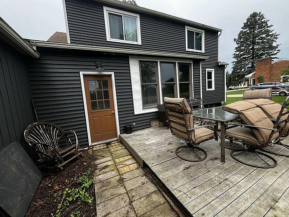 4th image of 340 Maple AVENUE