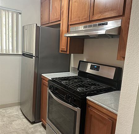 3rd image of 1925 Donner Ave APT 4