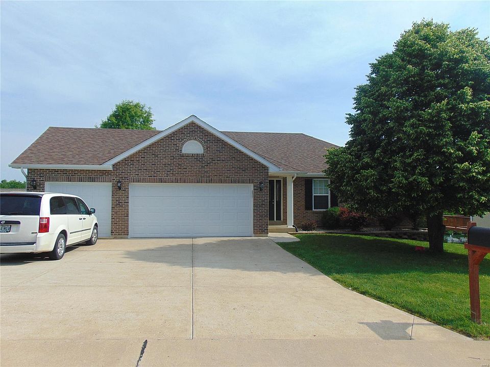 1st image of 215 Hanover Ct