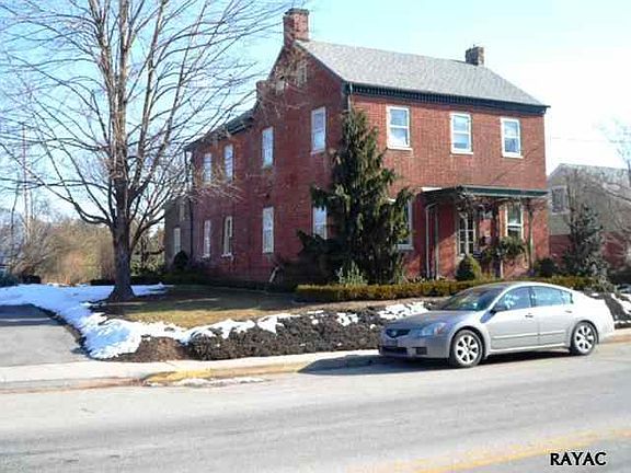 3rd image of 130 Hanover St
