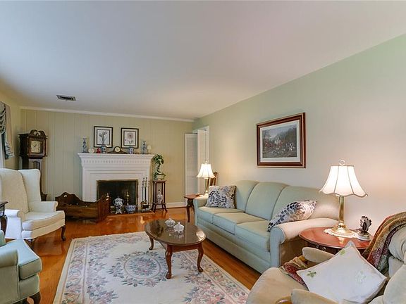 5th image of 5205 Peake Ln