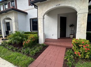 3229 W 106th Ter, Hialeah, FL 33018