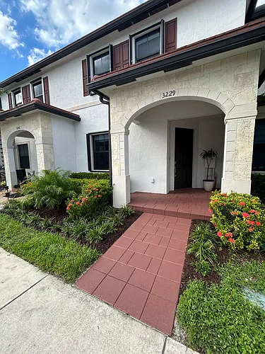 3229 W 106th Ter Photo 1