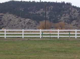 108 E Centennial Rd, Columbus, MT 59019