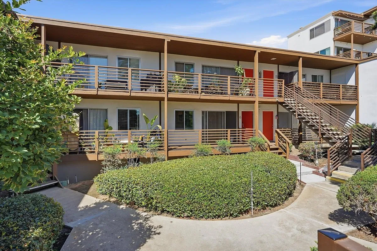 Evergreen Villas — Photo 2
