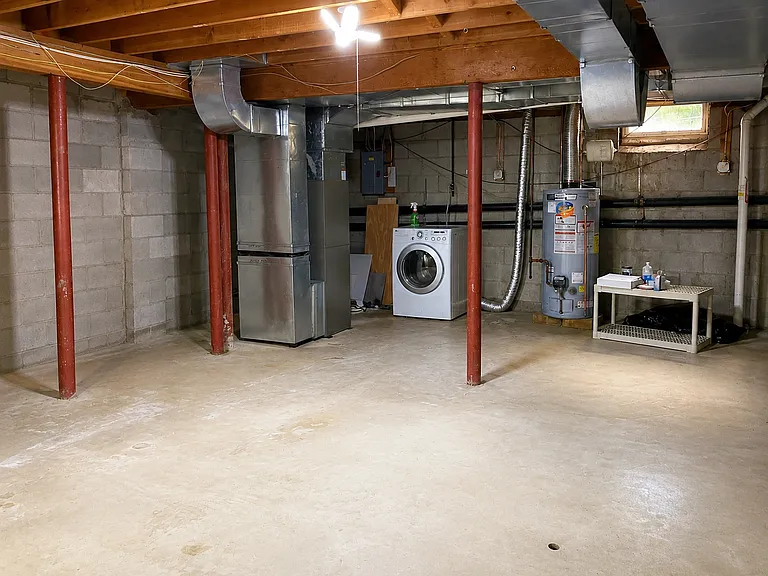 400 Main St — Photo 11