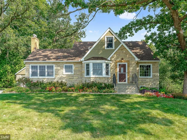 868 Bartelmy Ln N, Maplewood, MN 55119
