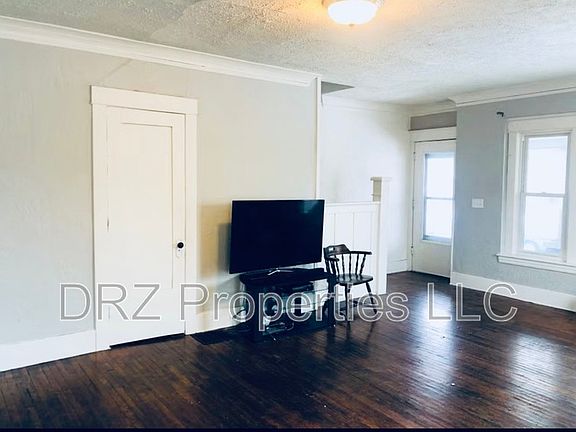 4th image of 1017 Bridge St NW
